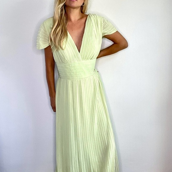 Light In The Box Light Green Accordion Gown - Picture 1 of 11